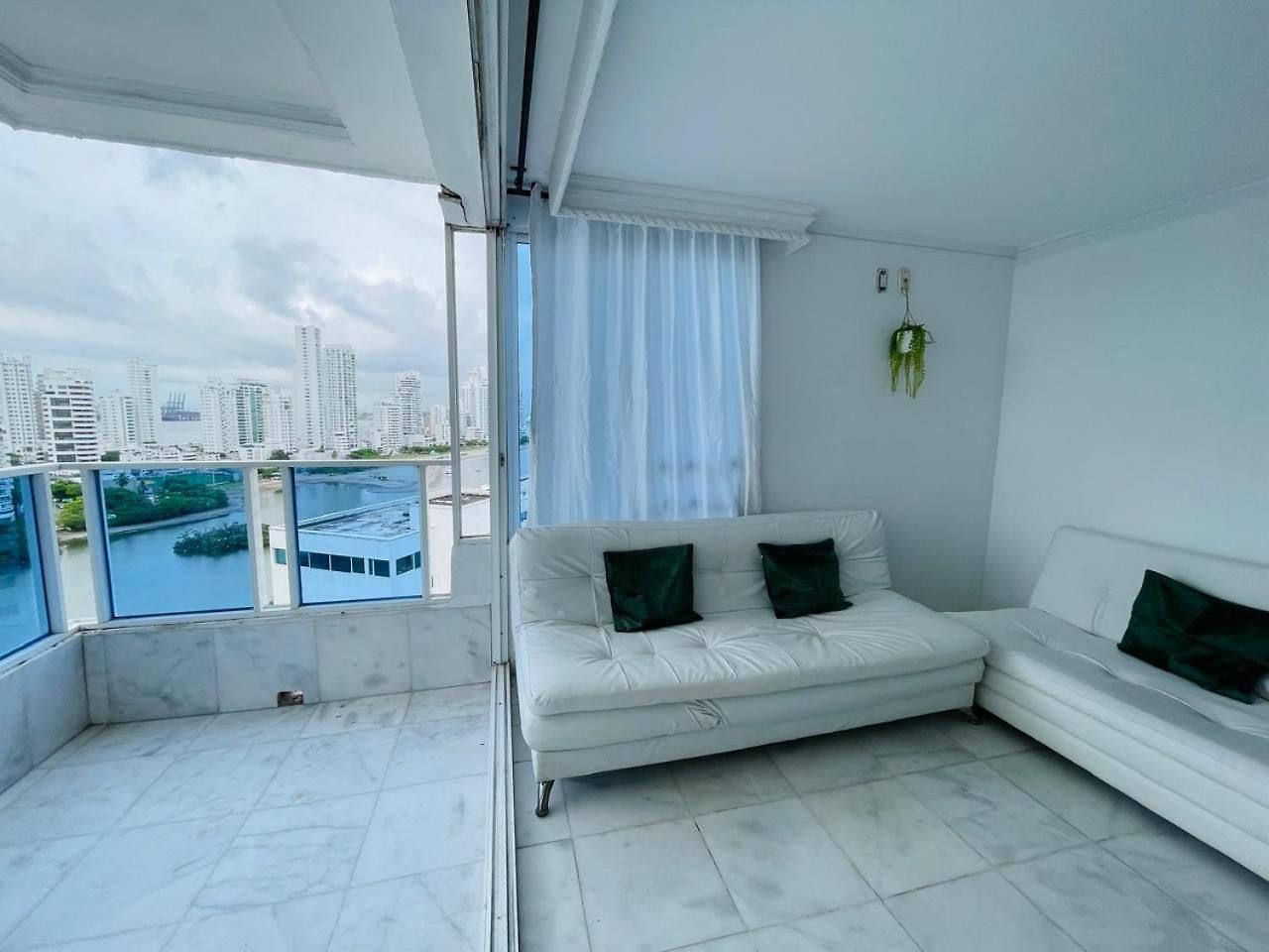 Apartamento 1515 Apto Frente A La Playa El Laguito