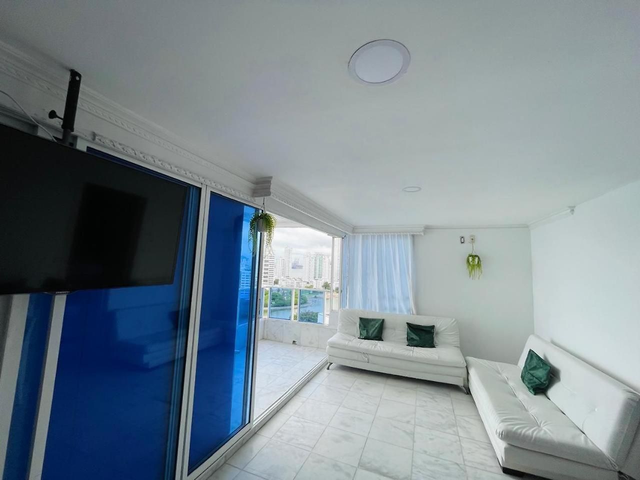Apartamento 1515 Apto Frente A La Playa El Laguito Cartagena