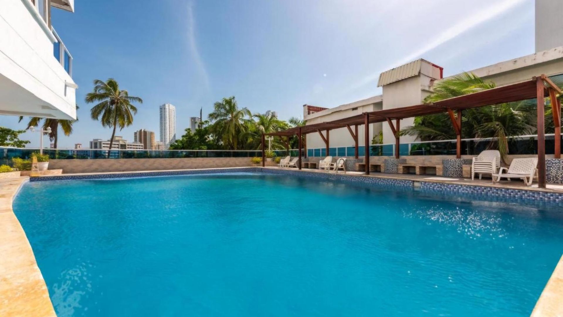 1515 Apto Frente A La Playa El Laguito Apartamento