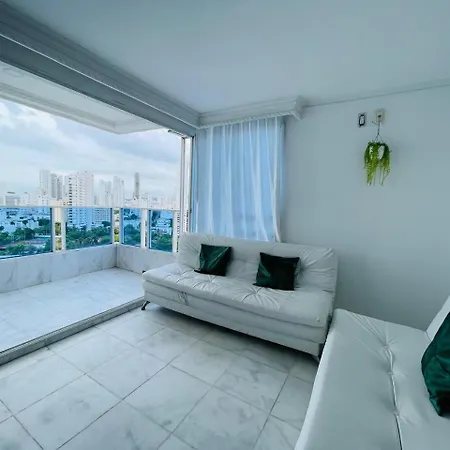 1515 Apto Frente A La Playa El Laguito Apartment *